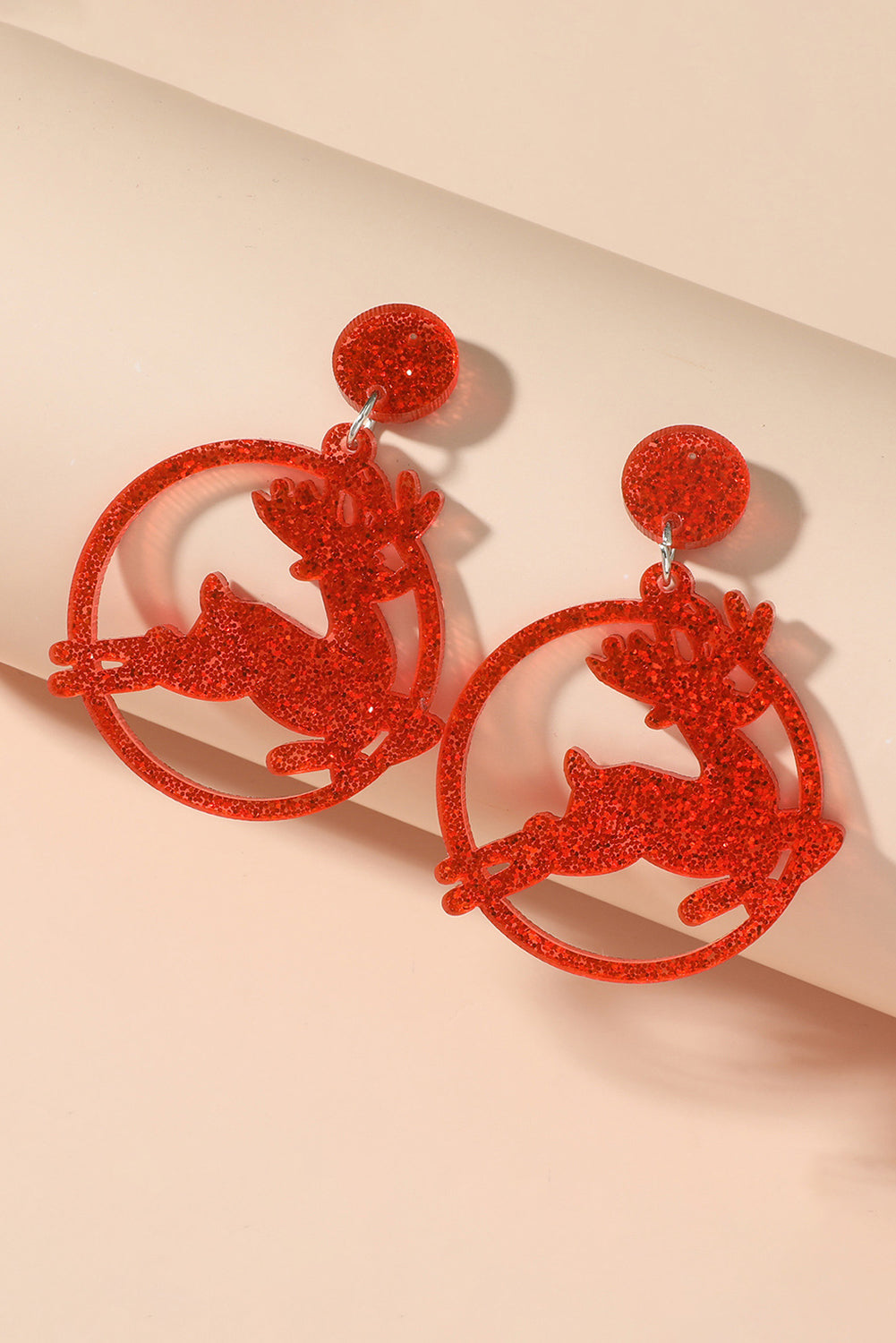 Aretes acrílicos con forma de árbol de Navidad rojo