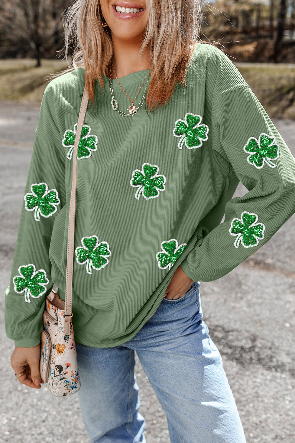 Sweat-shirt côtelé vert gazon à motif trèfle à quatre feuilles de la Saint-Patrick