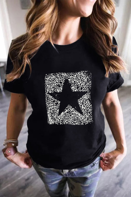 Camiseta gráfica de manga corta con cuello redondo y estampado de leopardo y estrellas