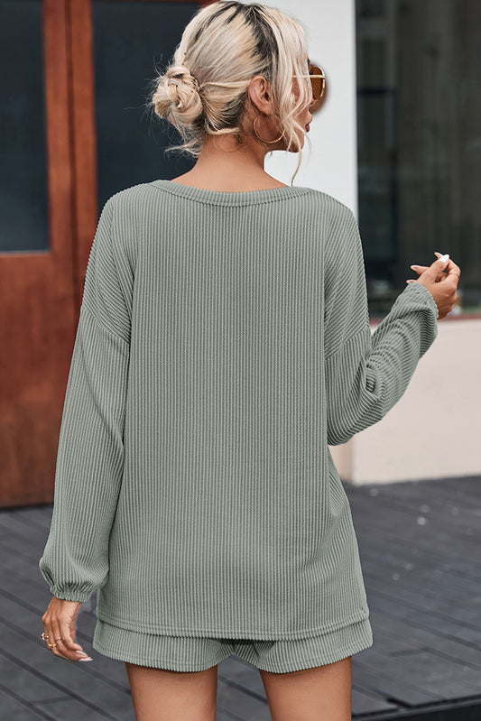 Ensemble haut ample à col en V et short à poches bleu brume