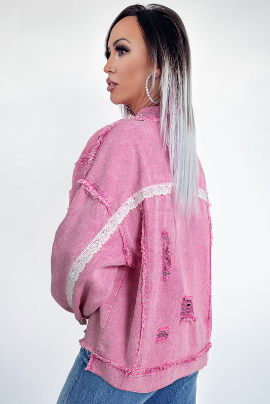 Veste en jean boutonnée à patchwork de dentelle rose vieillie