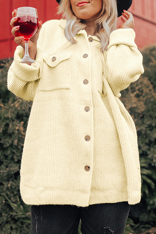 Chaqueta de punto con cuello y bolsillo con solapa de canalé de talla grande en color beige