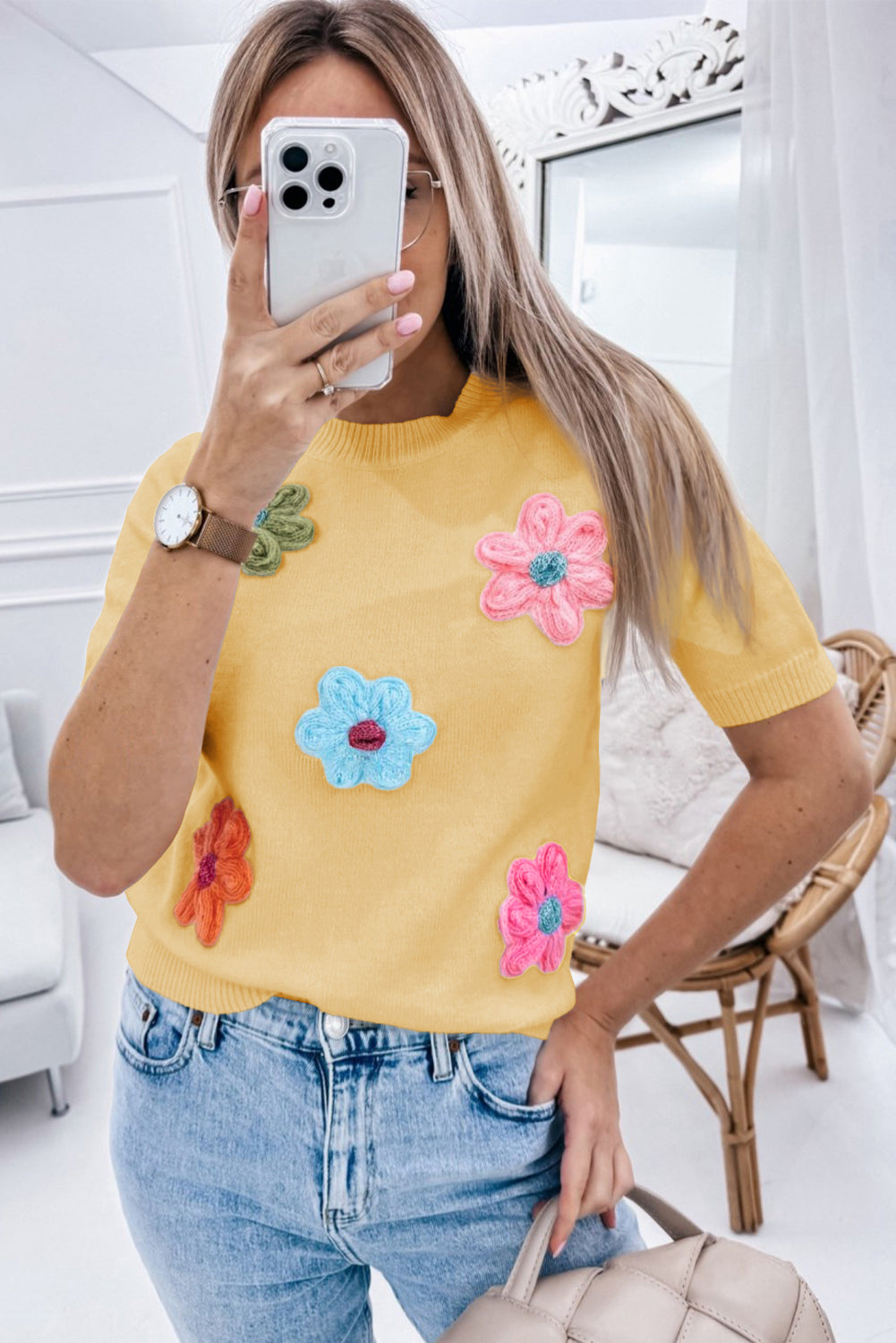 Pull à manches courtes jaune crème avec appliques de fleurs mignonnes