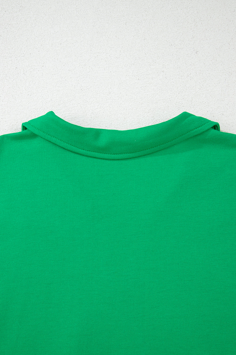 Chemisier vert vif à manches courtes et col rabattu, grande taille