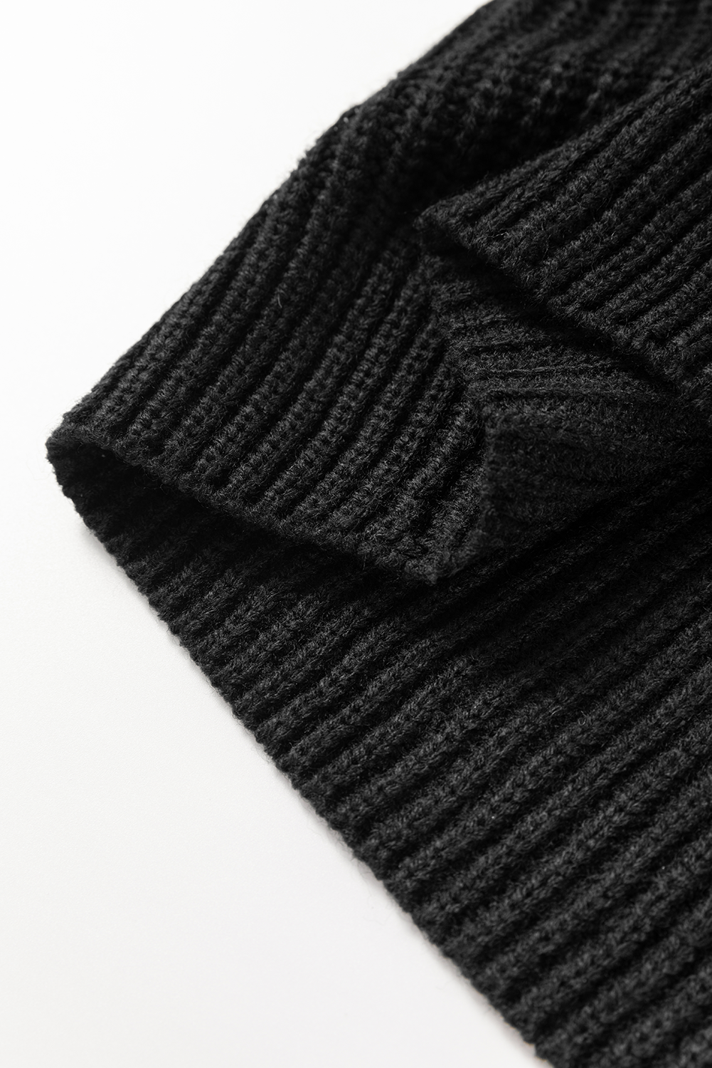 Cardigan ouvert sur le devant à épaules tombantes et broderies de fleurs noires