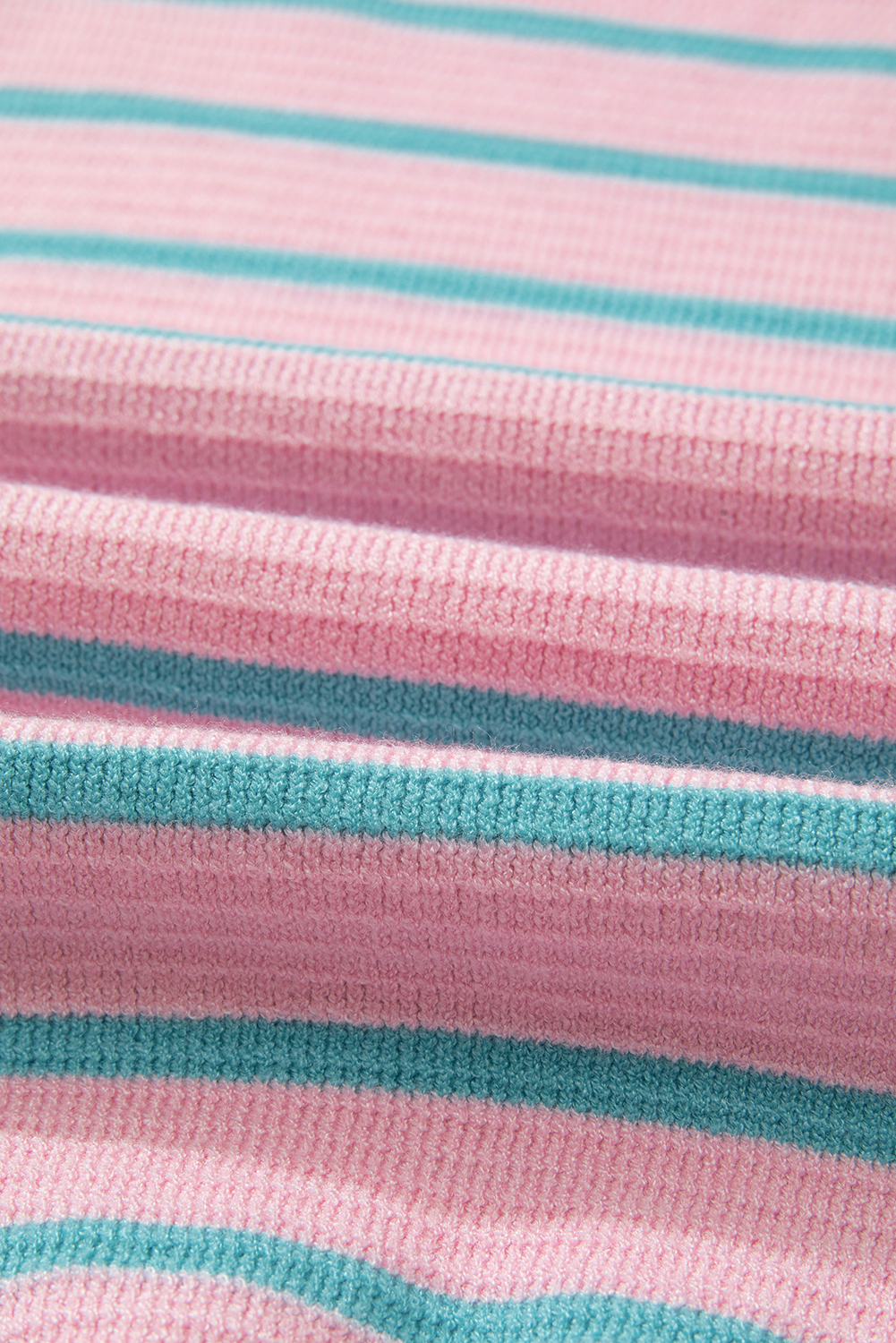 Pull ample à rayures roses, col rond et épaules tombantes