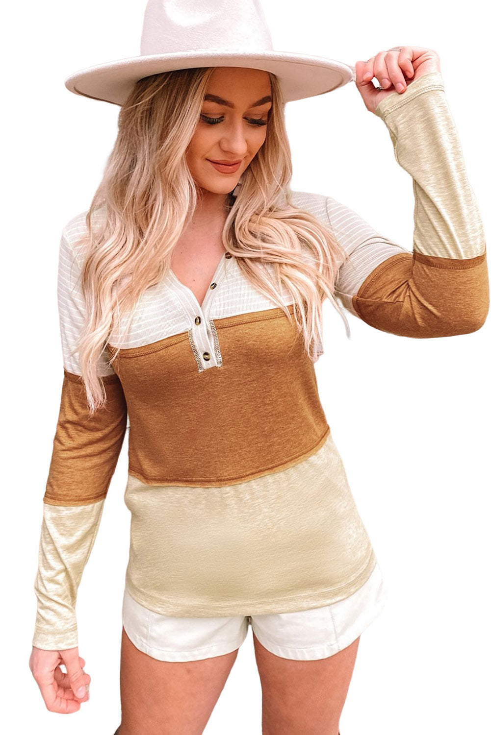 Top henley con bloques de color a rayas