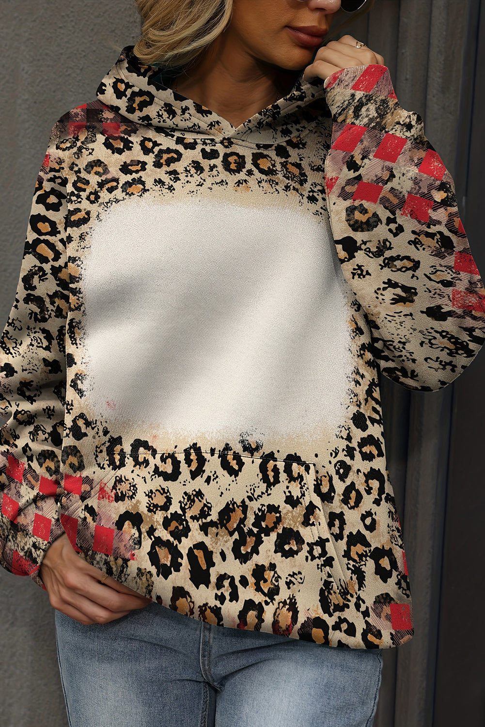 Sweat à capuche à poche kangourou et imprimé léopard marron décoloré