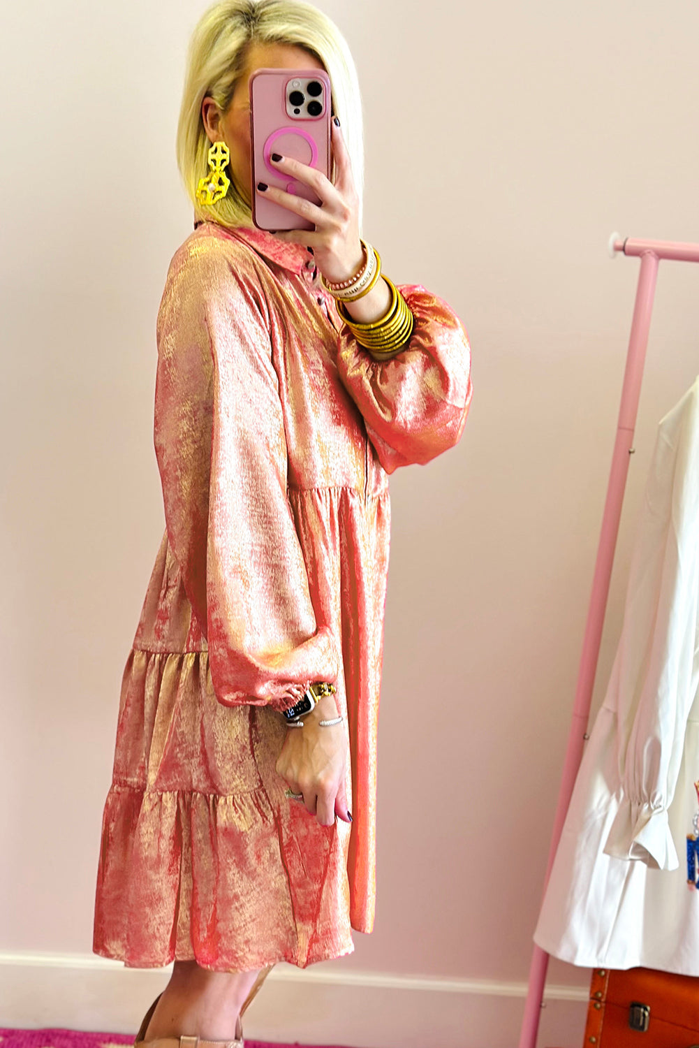 Robe mini grande taille à manches ballon métallisées et motif fleur de pêcher