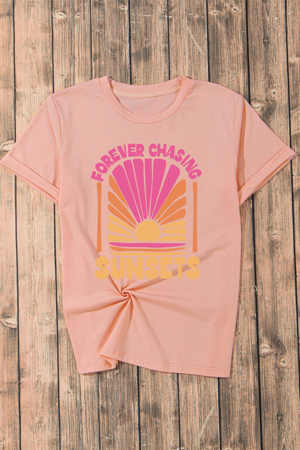 T-shirt rose à imprimé « Forever Chaseing Sunset »