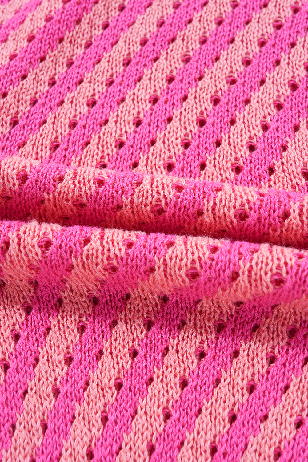 Cardigan boutonné à rayures roses et col en V à épaules tombantes