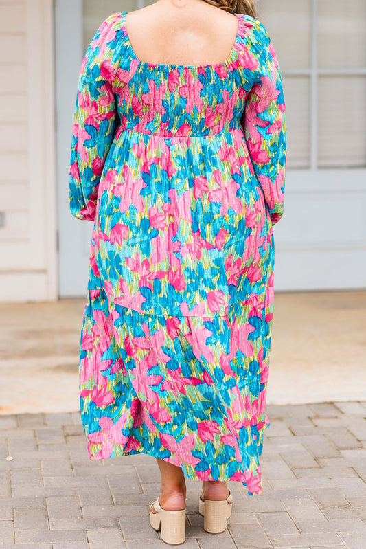 Robe longue grande taille bleu ciel à imprimé floral et col carré froncé