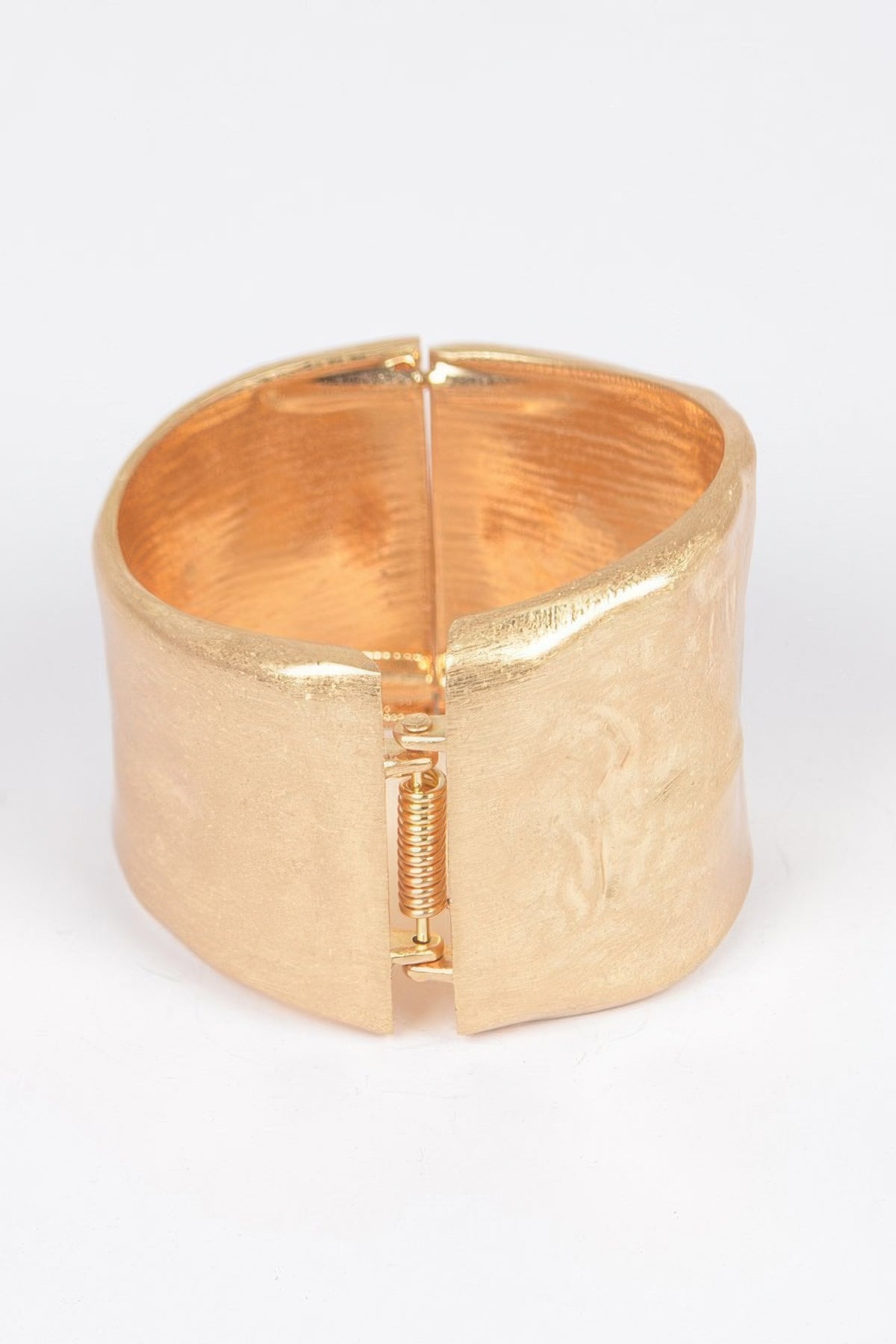 Cast Metal Spring Hinge Cuff – Gold – alternate view