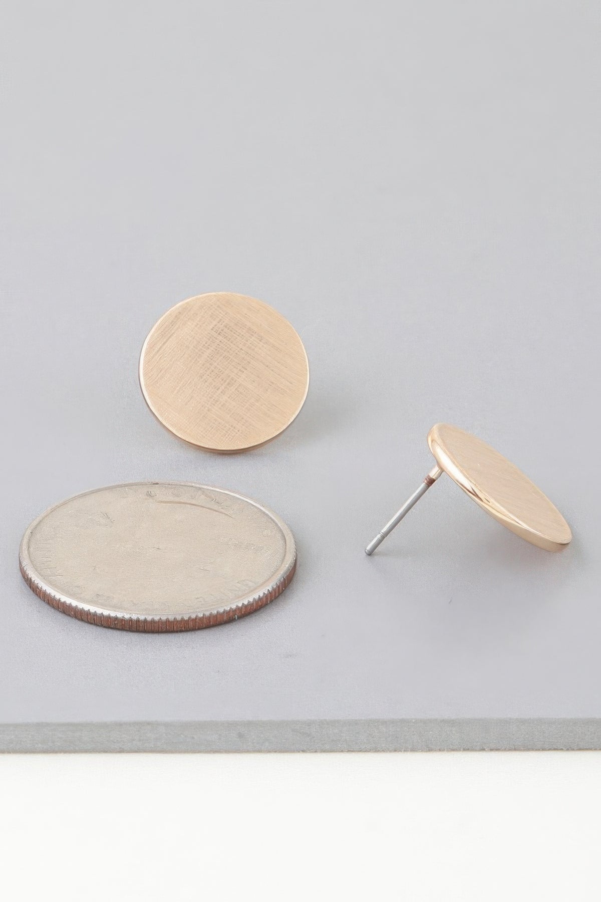 Matte Abstract Disc Earrings – Gold – alternate view