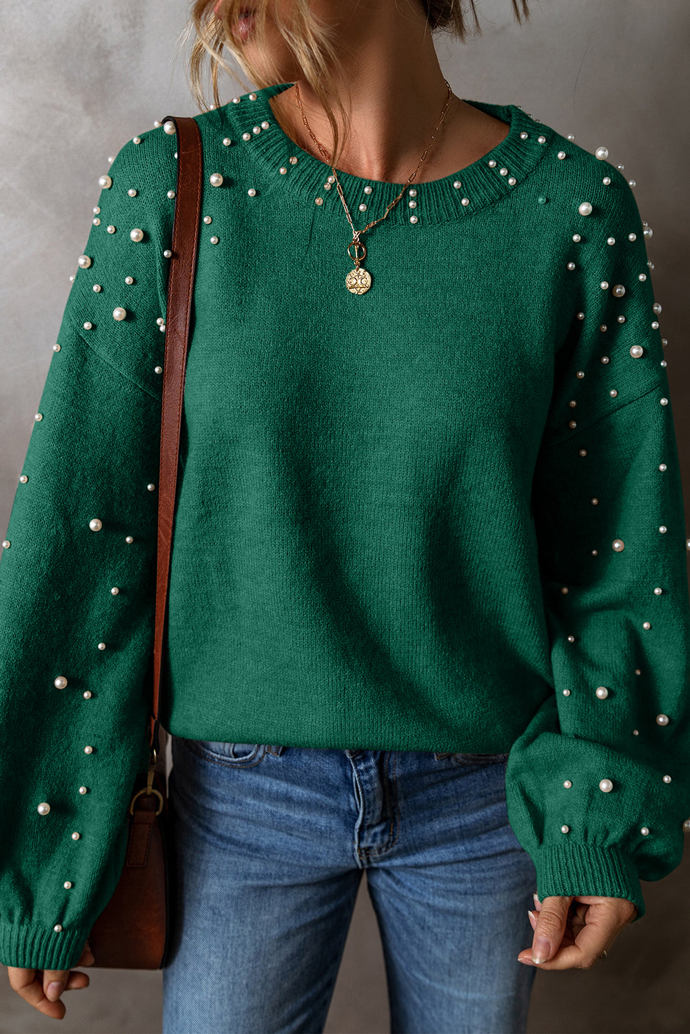 Pull col rond à épaules tombantes et perles Evergreen