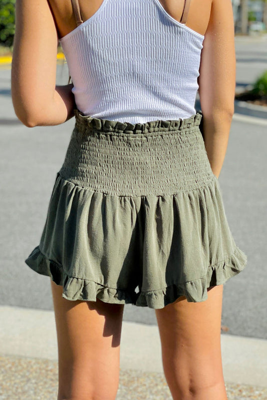Shorts casuales con volantes y cinturilla ancha fruncida