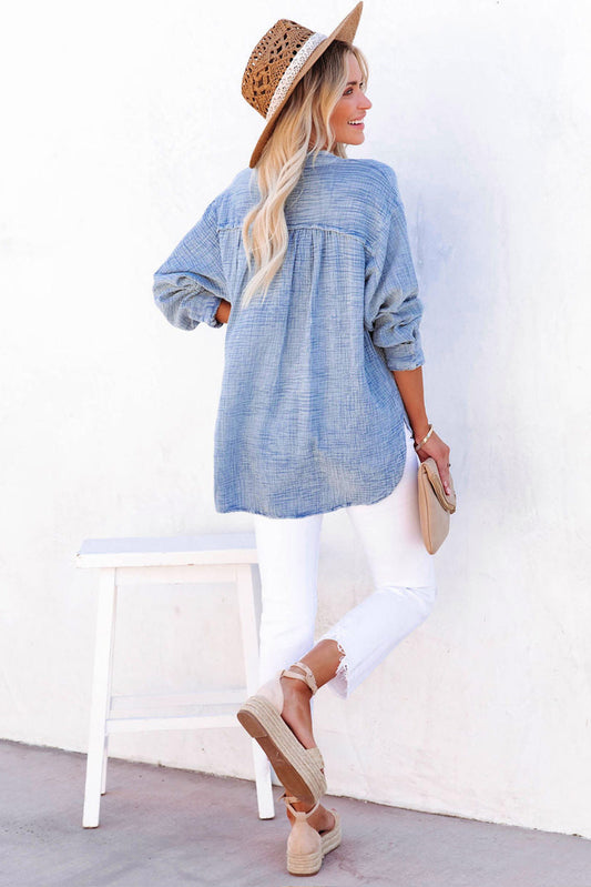 Haut Henley ample texturé bleu ciel froissé