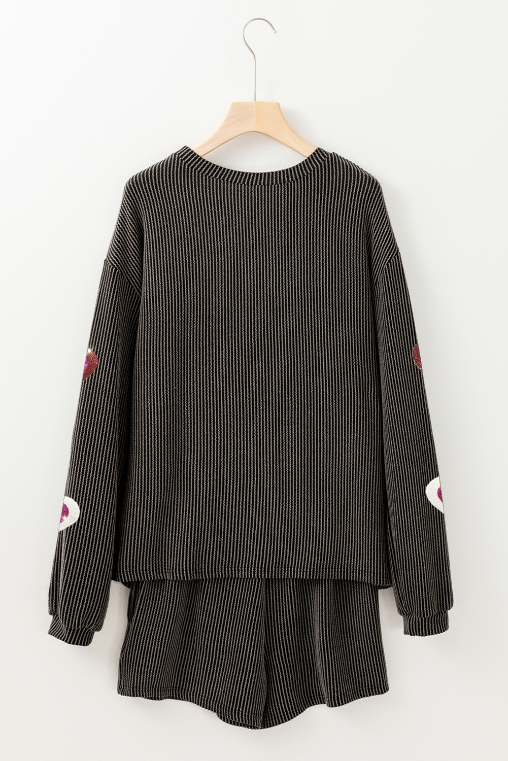 Ensemble pull et short gris carbone à cordon de serrage et motif cœur à sequins pour la Saint-Valentin
