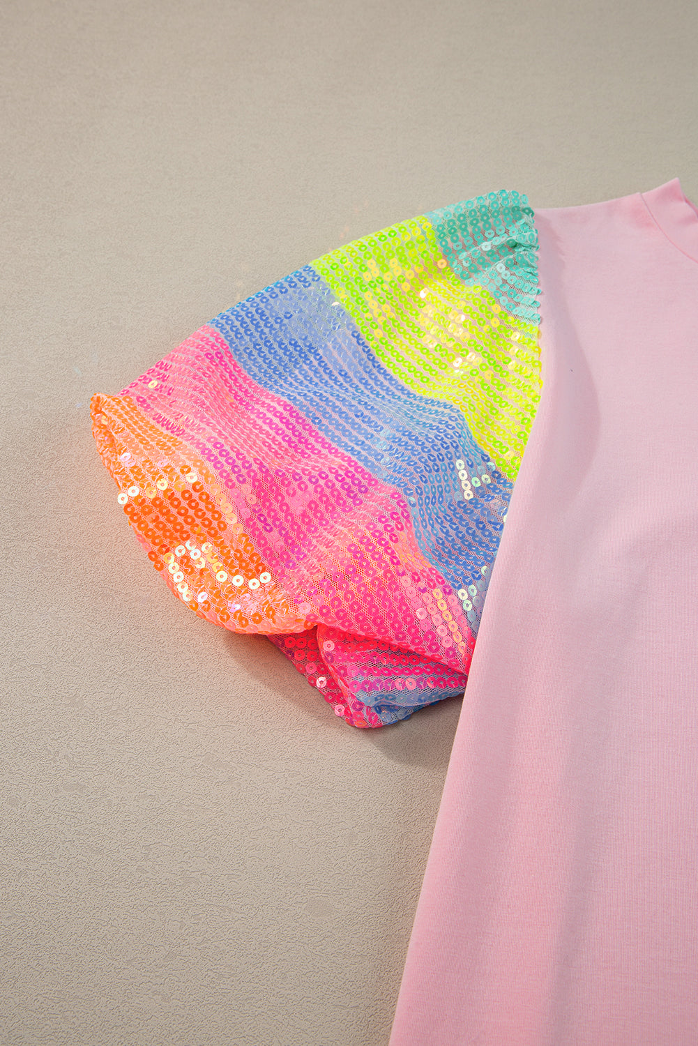 Haut à manches bouffantes rayé à paillettes roses