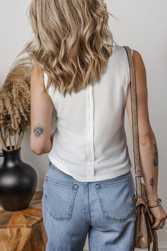 Débardeur blanc uni en tricot gaufré à demi-boutons