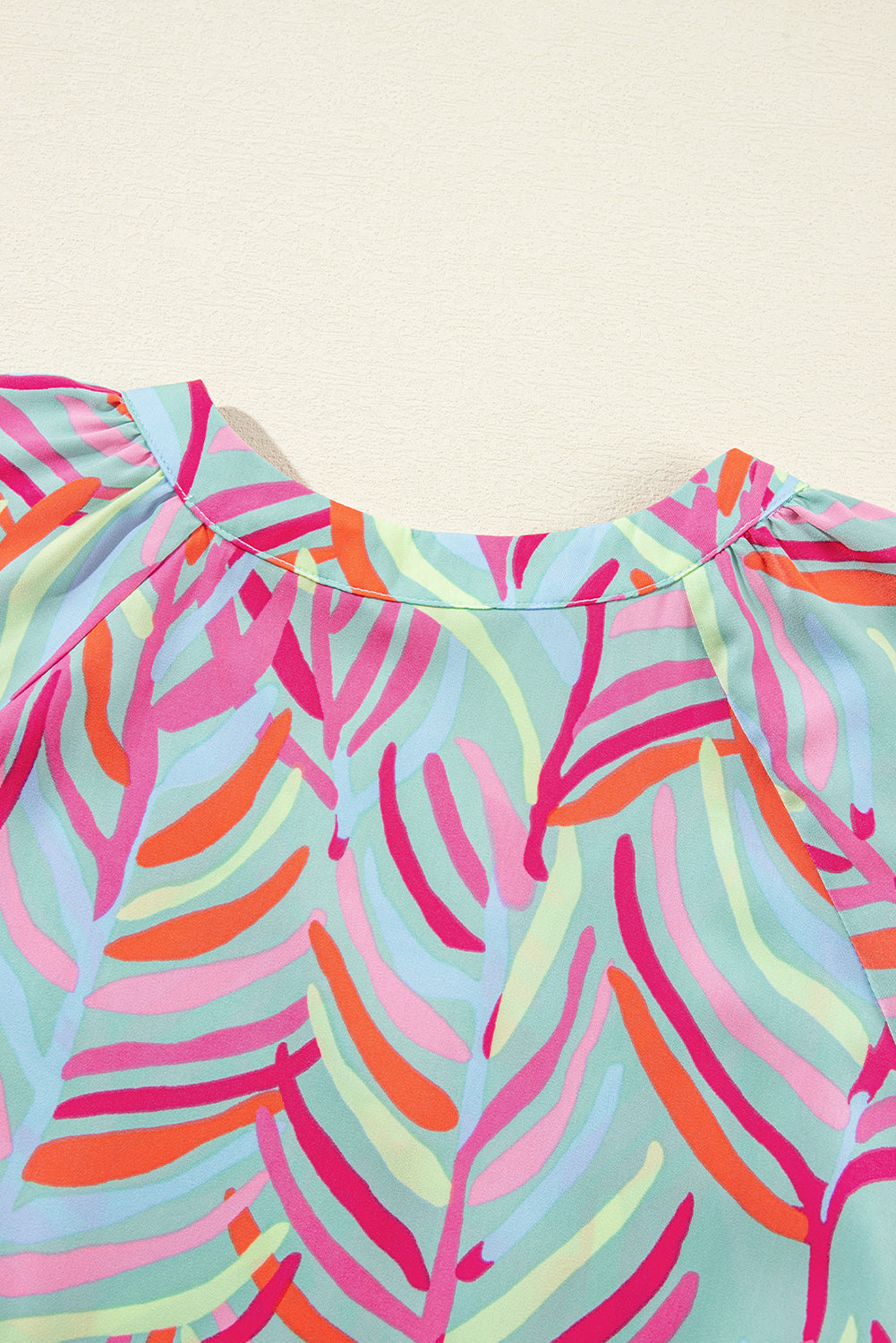 Robe à manches bouffantes à volants et imprimé abstrait bleu clair