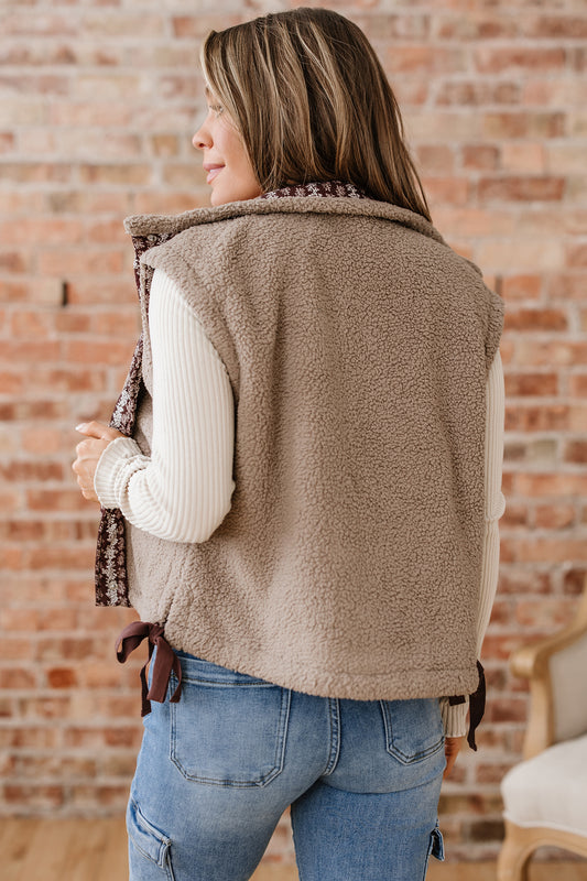 Goat Side Bows Sherpa Fleece Vest