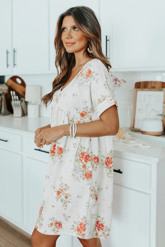Vestido babydoll floral con cuello en V y manga ondulada