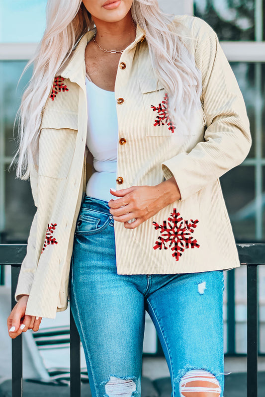 Chaqueta texturizada de canalé con botones y bolsillos rojos