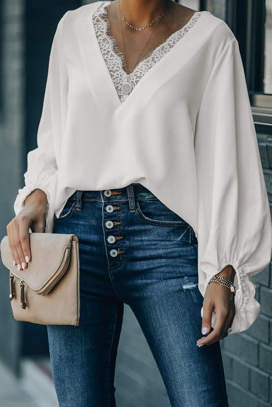 Top de encaje con cuello en V y mangas globo