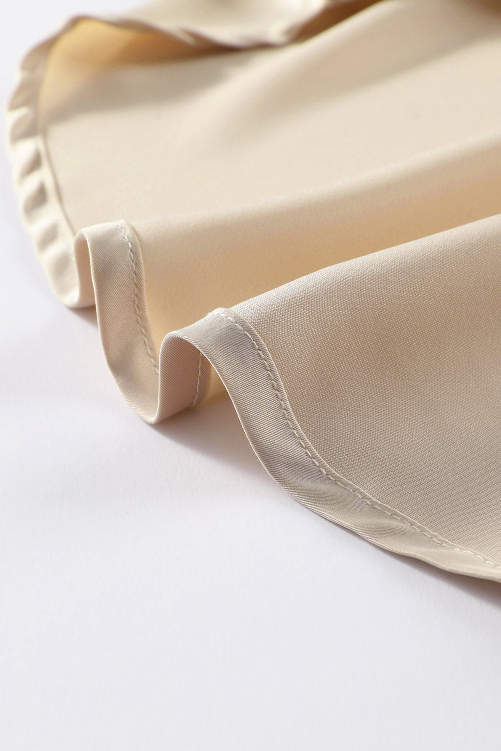 Blusa elegante de manga larga con cuello vuelto negro