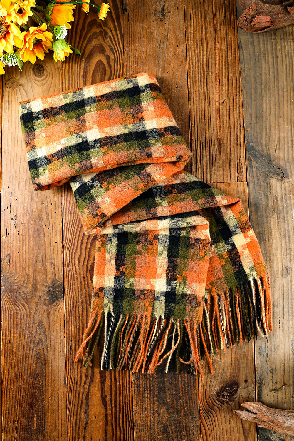 Bufanda con dobladillo con flecos y estampado de cuadros multicolor 