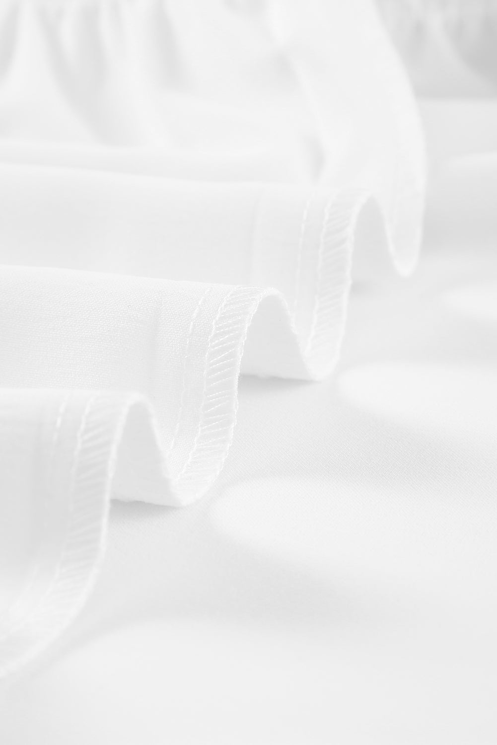 Minivestido asimétrico con cuello cuadrado y media manga 