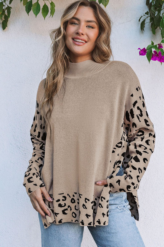 Suéter extragrande con abertura lateral y cuello alto de leopardo caqui 
