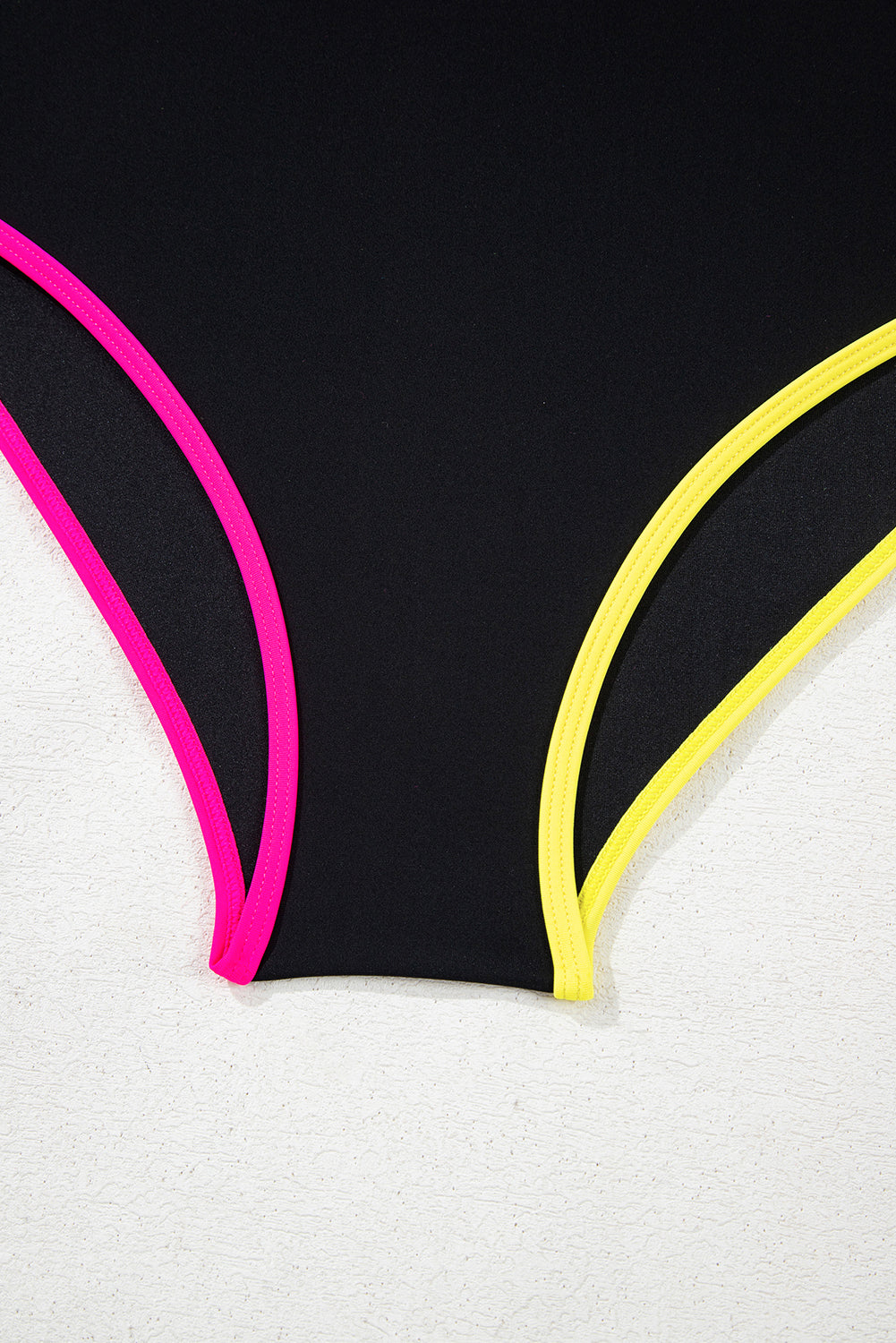 Ensemble bikini taille haute à col en V et cordon de serrage sur le côté