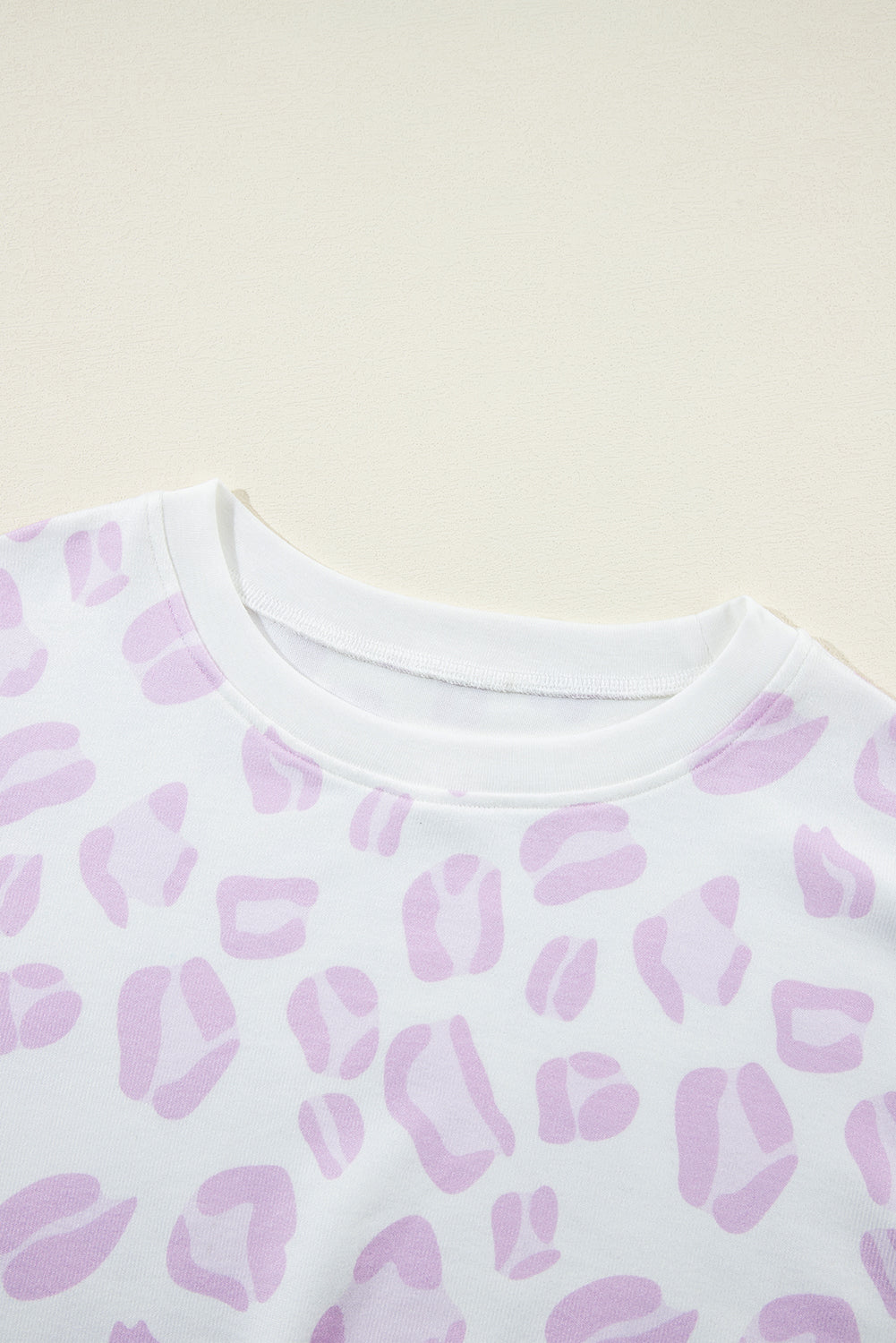 Ensemble de détente avec pull et short à imprimé animal léopard rose