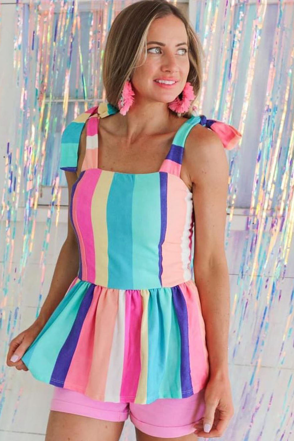 Robe longue à rayures multicolores et bretelles à nœud papillon