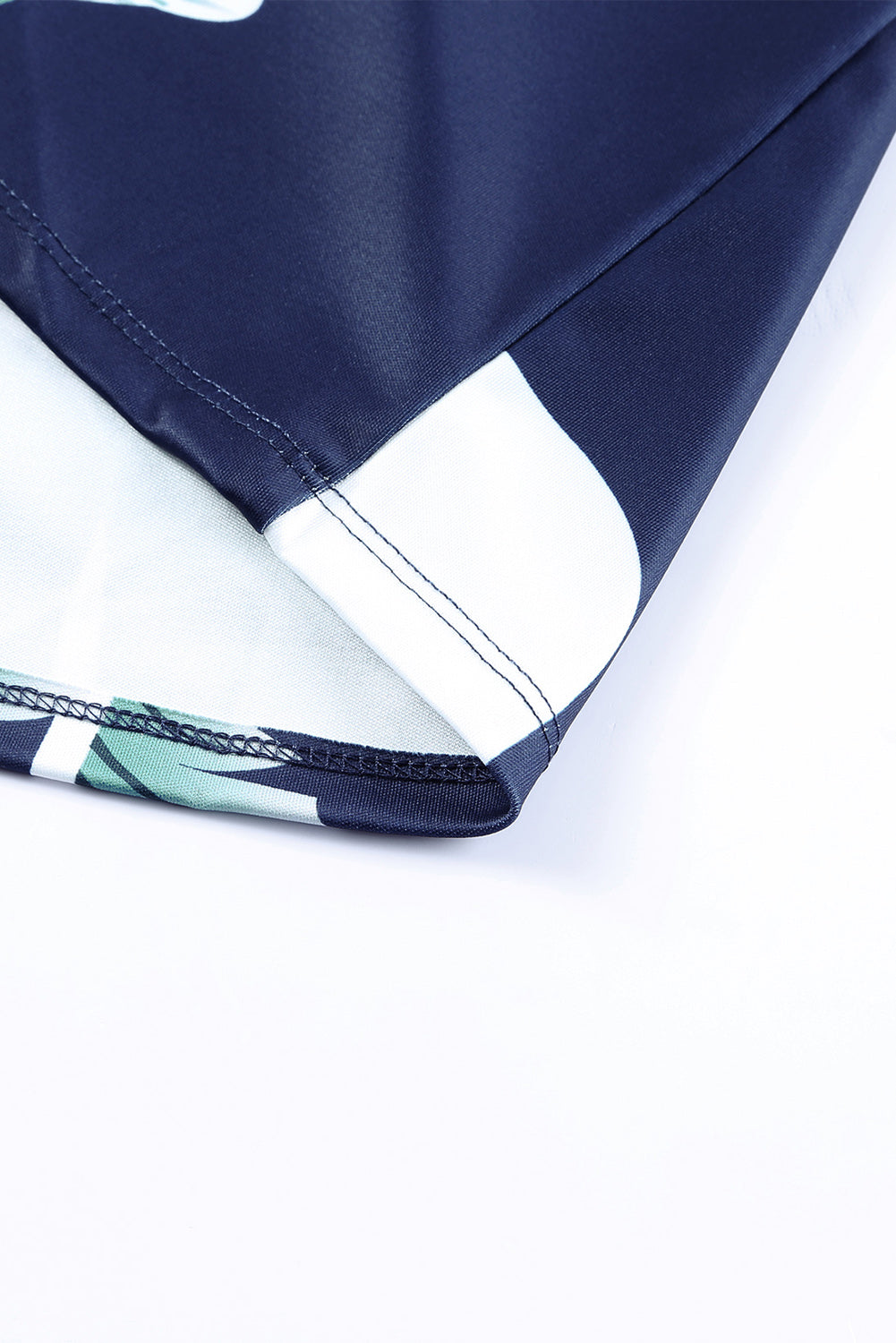 Robe mi-longue moulante fendue à épaules dénudées et imprimé floral bleu foncé