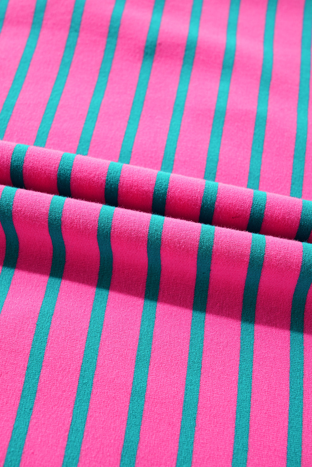 Robe t-shirt à rayures roses, col en V, manches bouffantes