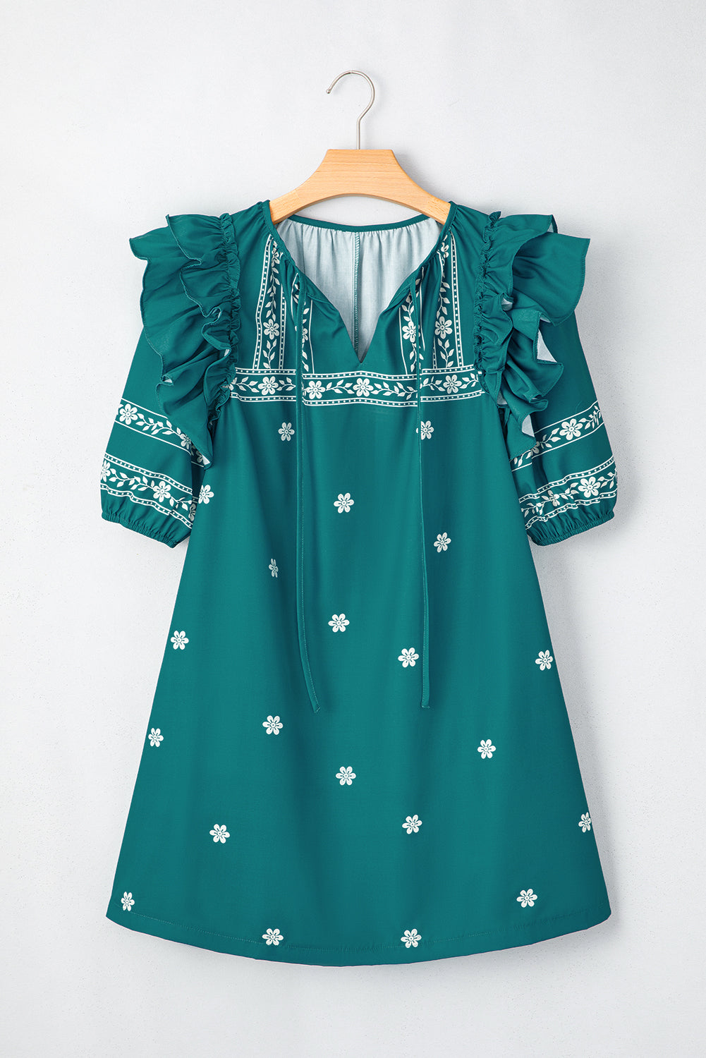 Robe courte à volants et col en V style bohème à fleurs et lacets, manches bouffantes et volants, Skobeloff