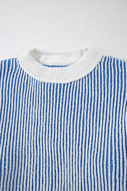 Pull ample en tricot texturé à rayures bleu foncé et bords contrastés