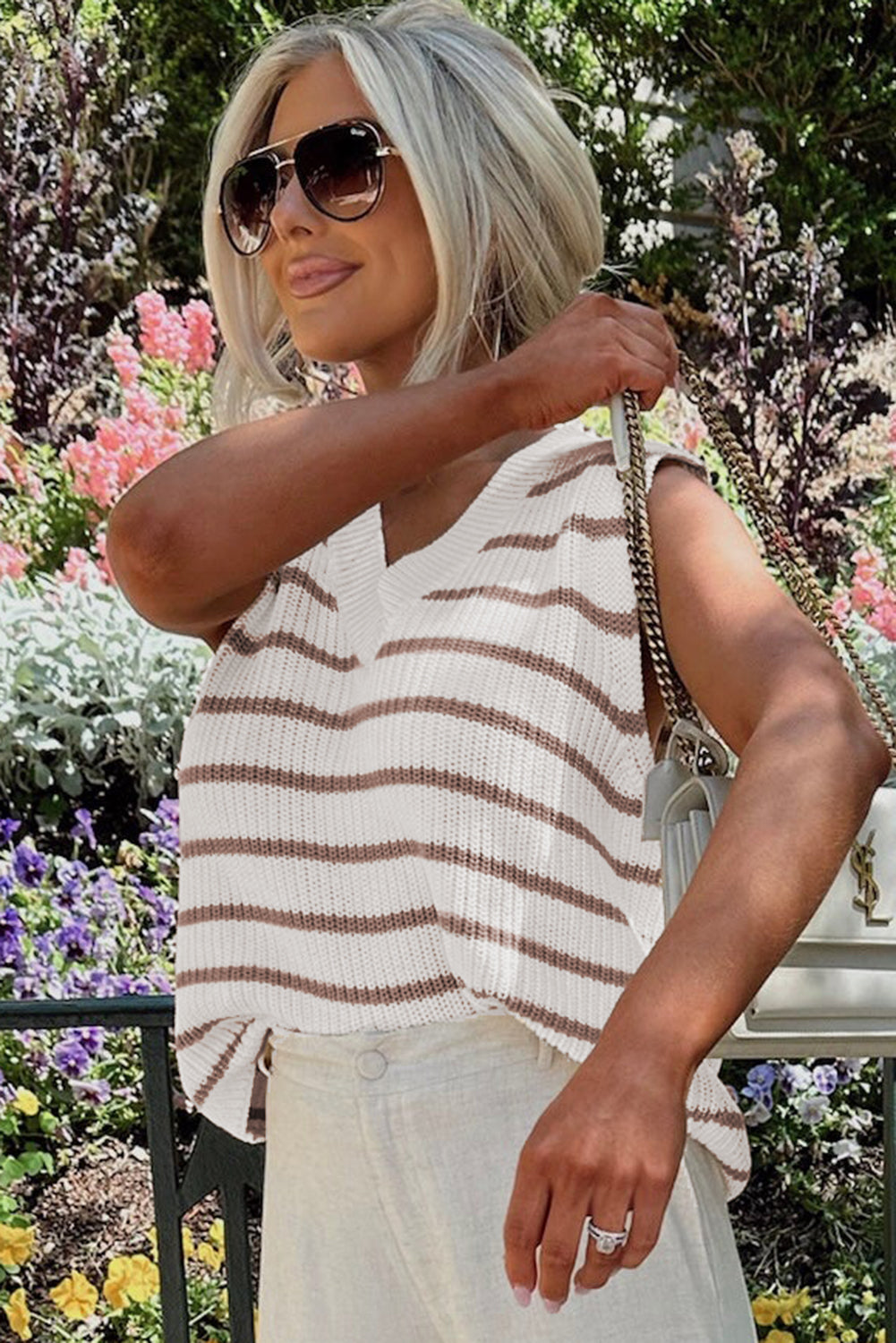 Gilet ample en tricot à rayures kaki et col en V