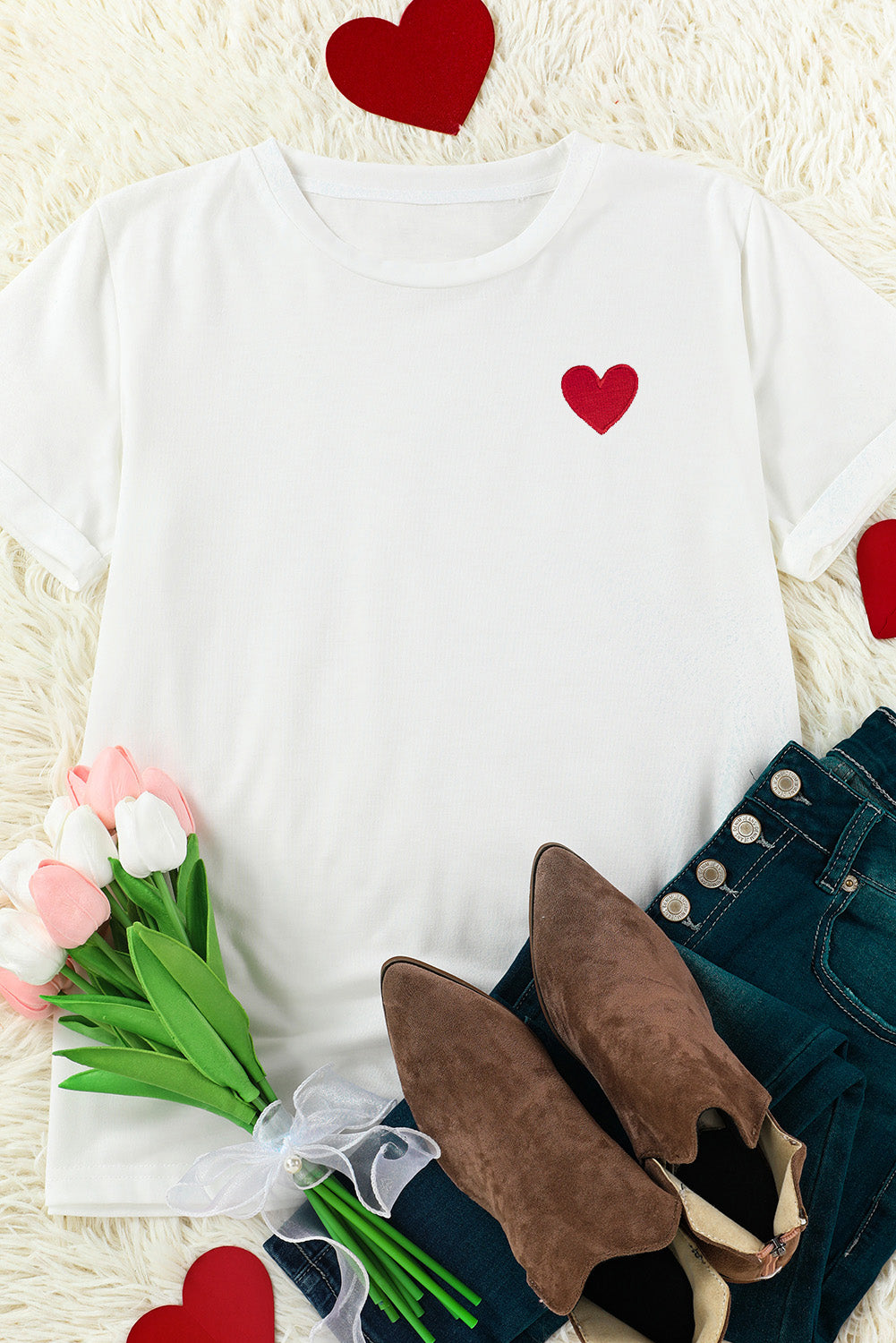 Camiseta con bordado de patrón de corazón de San Valentín
