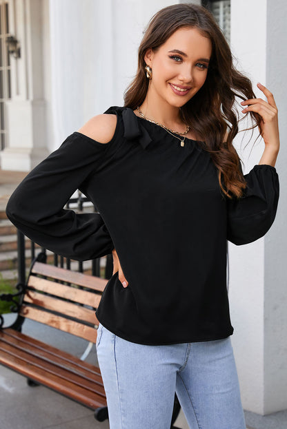 Blusa anudada asimétrica con hombros descubiertos