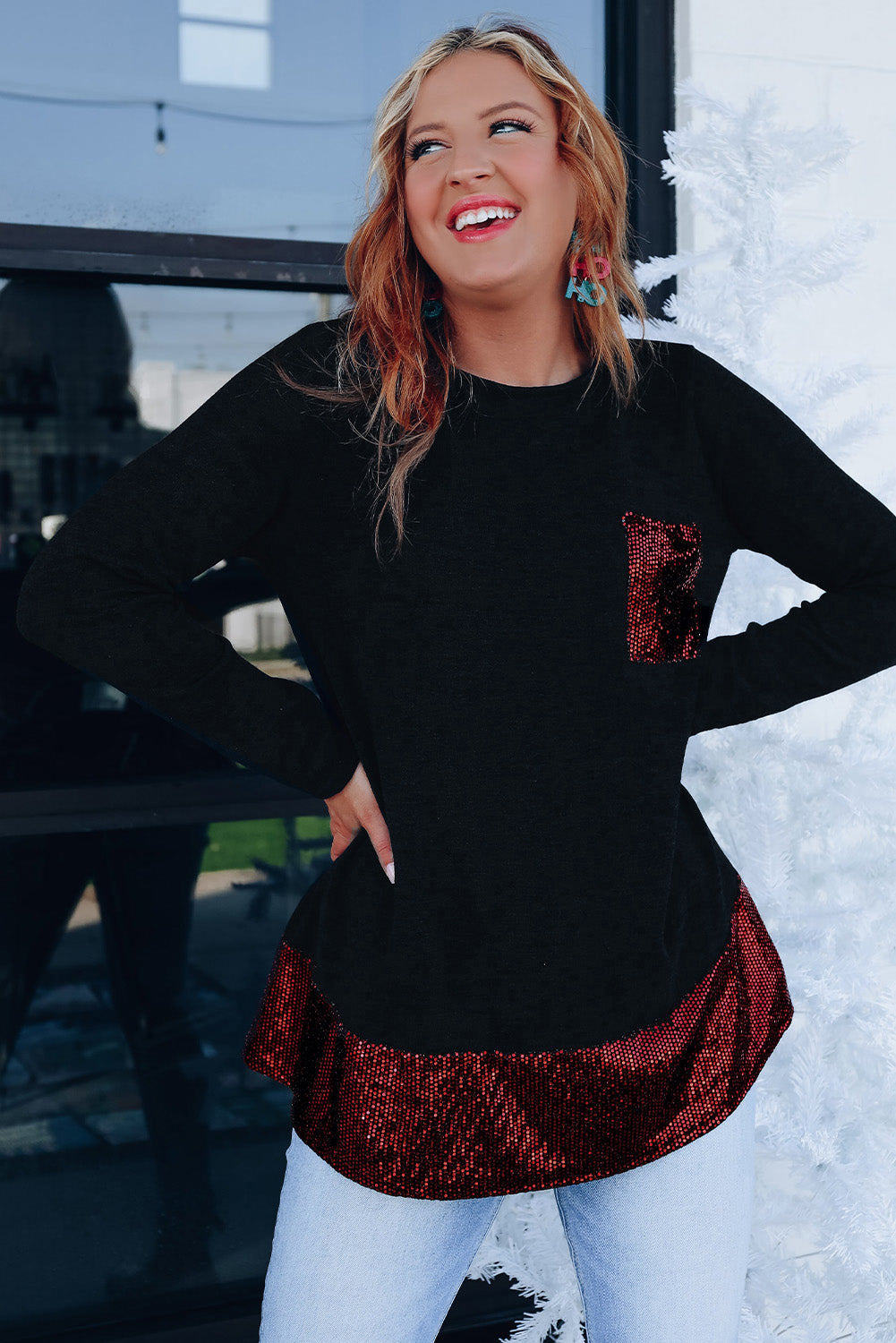 Top con dobladillo con volante y bolsillo de parche de lentejuelas