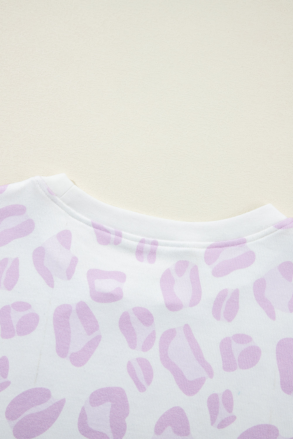 Ensemble de détente avec pull et short à imprimé animal léopard rose