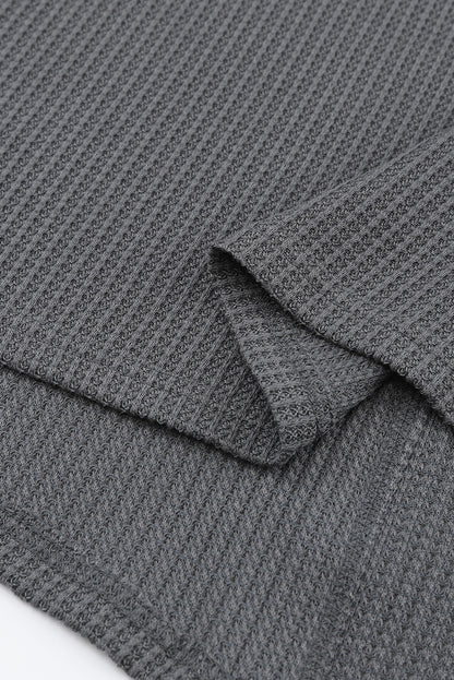 Haut Henley en tricot gaufré blanc brillant avec coutures apparentes et patchs contrastés