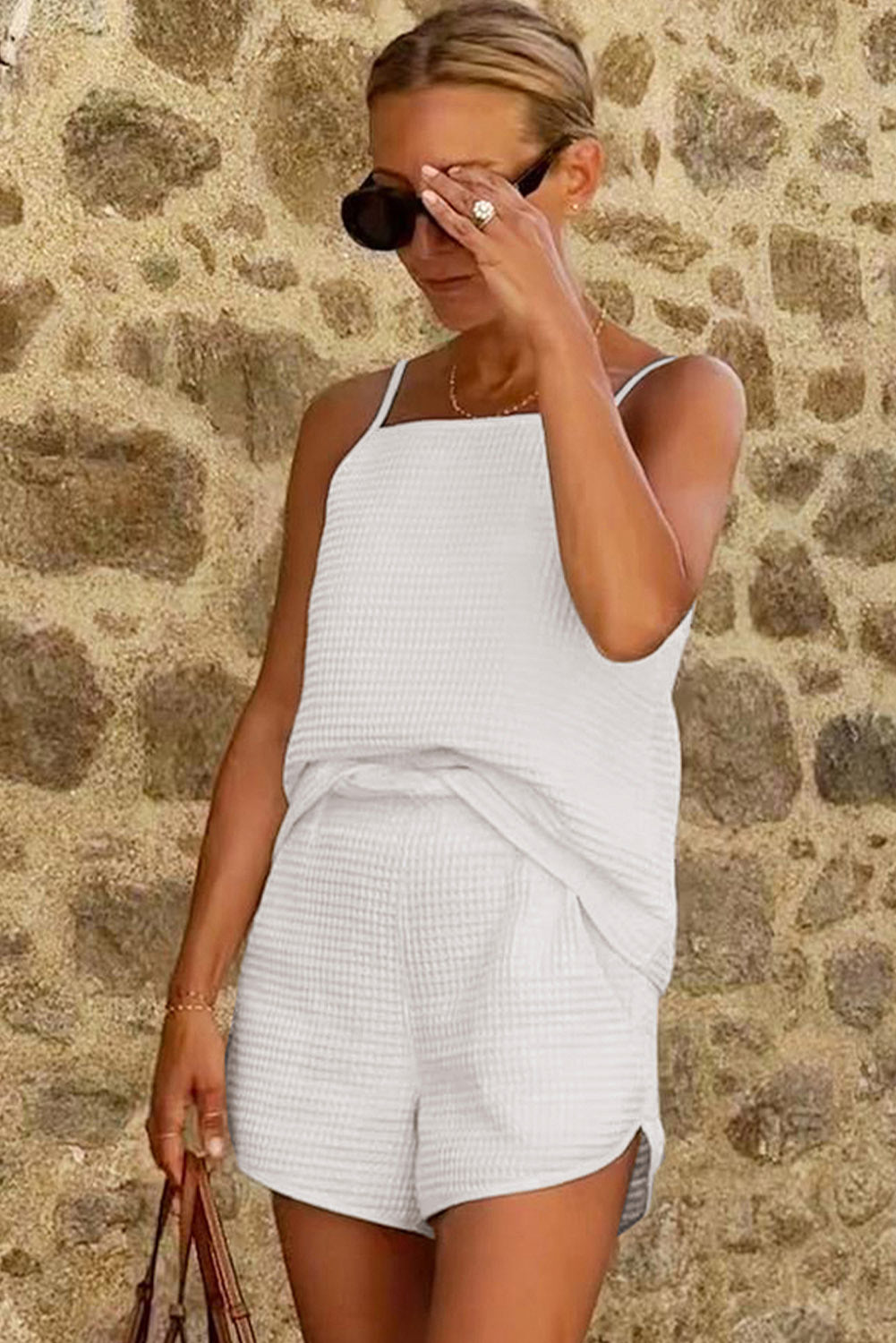 Ensemble camisole et short en tricot gaufré blanc texturé à bretelles spaghetti