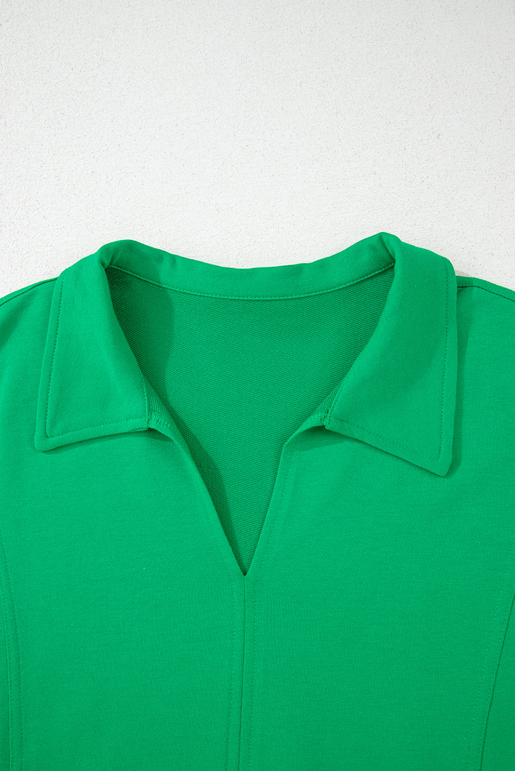 Chemisier vert vif à manches courtes et col rabattu, grande taille