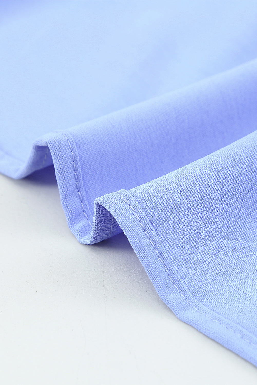 Minivestido asimétrico con cuello cuadrado y media manga 