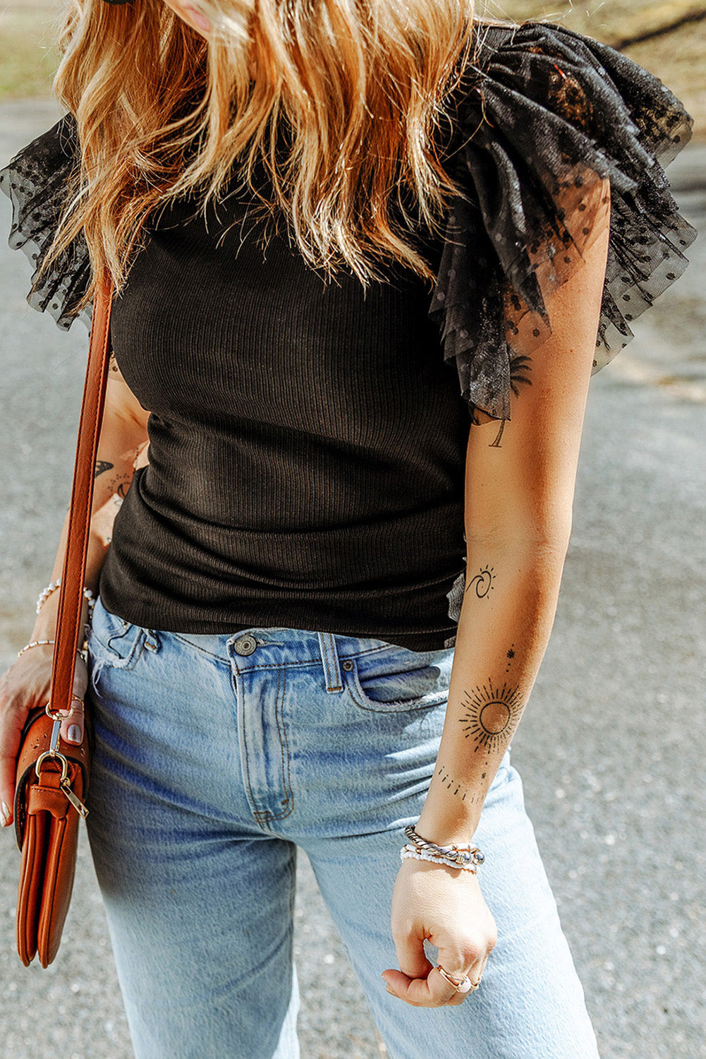 Haut en maille côtelée à volants et manches en maille à pois